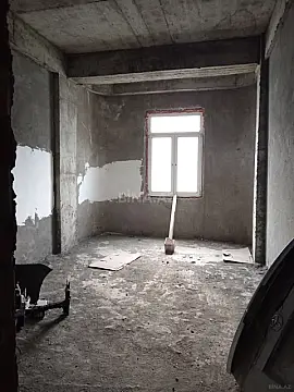 Satılır 5 otaqlı mənzil 235 m²