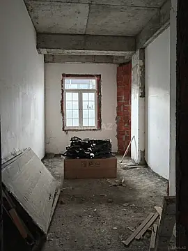 Satılır 5 otaqlı mənzil 235 m²