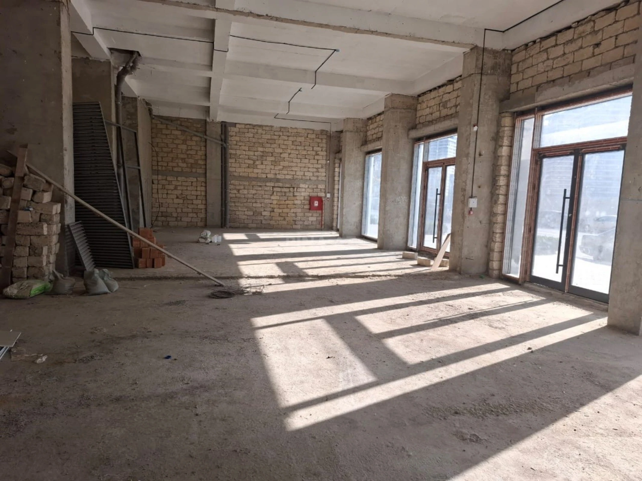 Satılır 2 otaqlı mənzil 78 m²