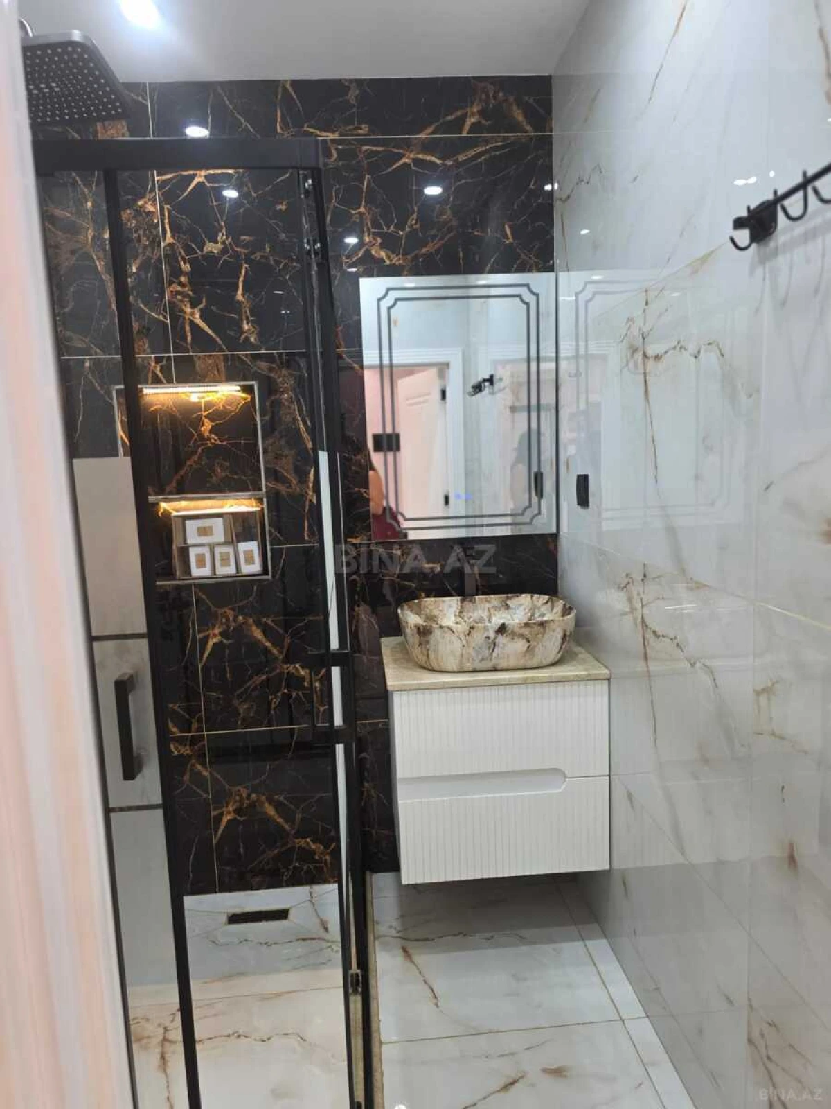 Satılır 3 otaqlı mənzil 114 m²