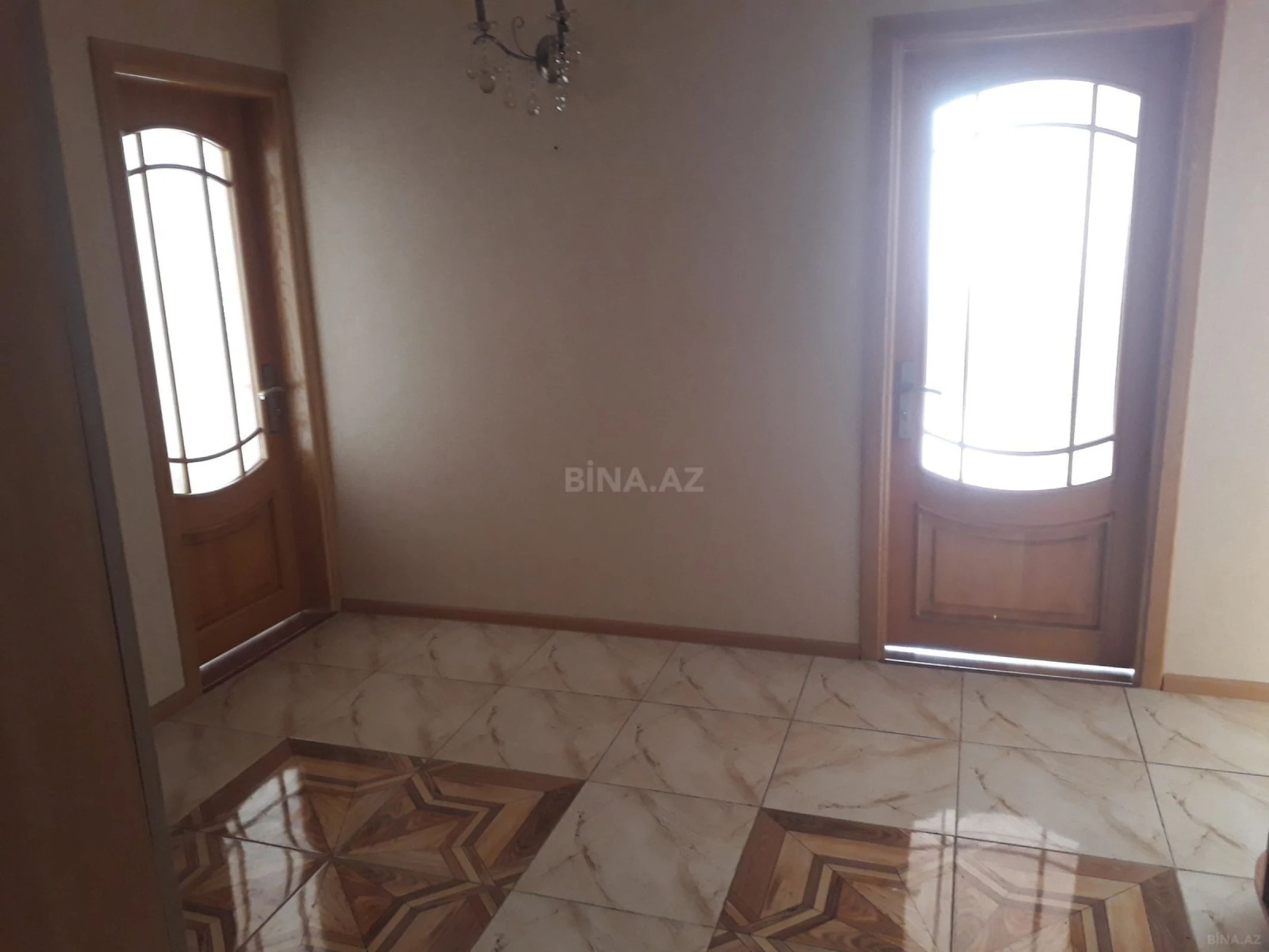Kirayə verilir 3 otaqlı mənzil 120 m²