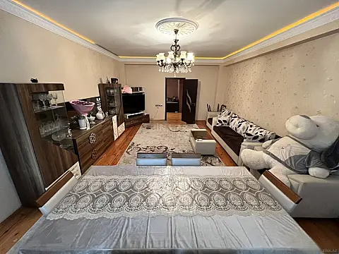 Satılır 3 otaqlı mənzil 140 m²