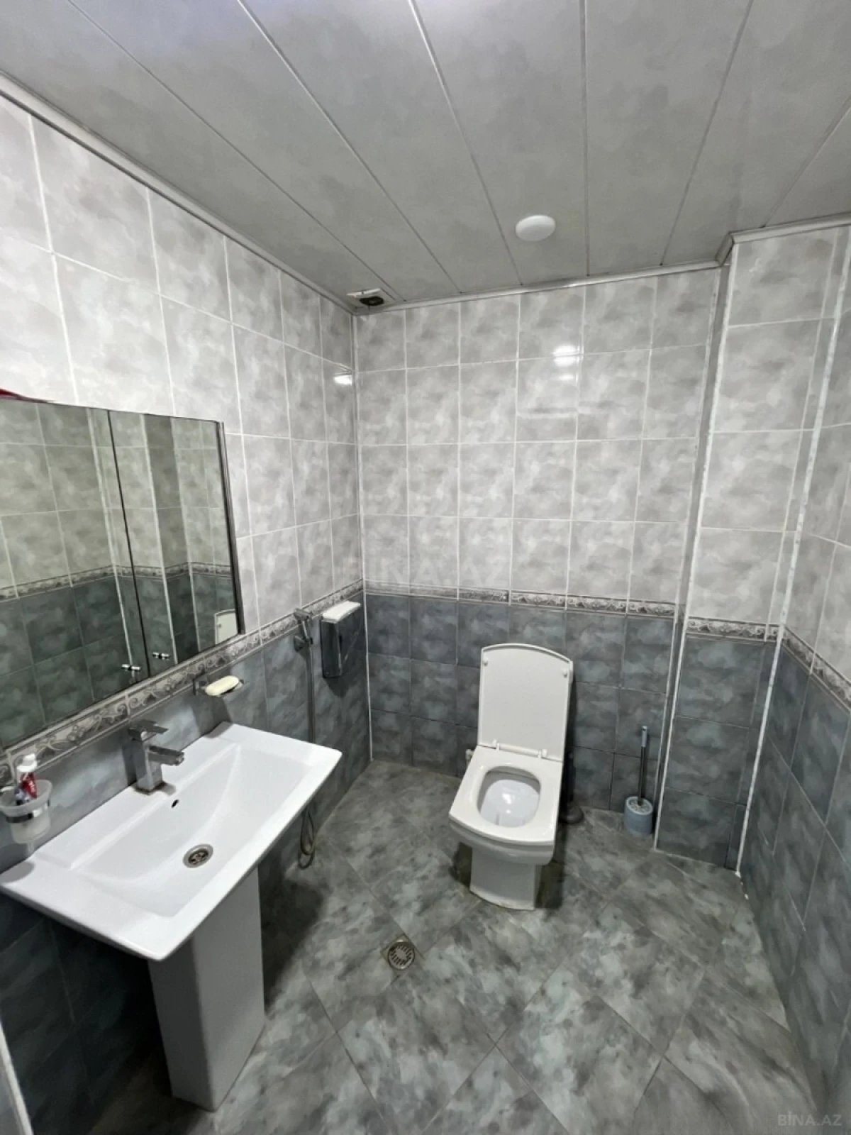 Satılır 3 otaqlı mənzil 140 m²