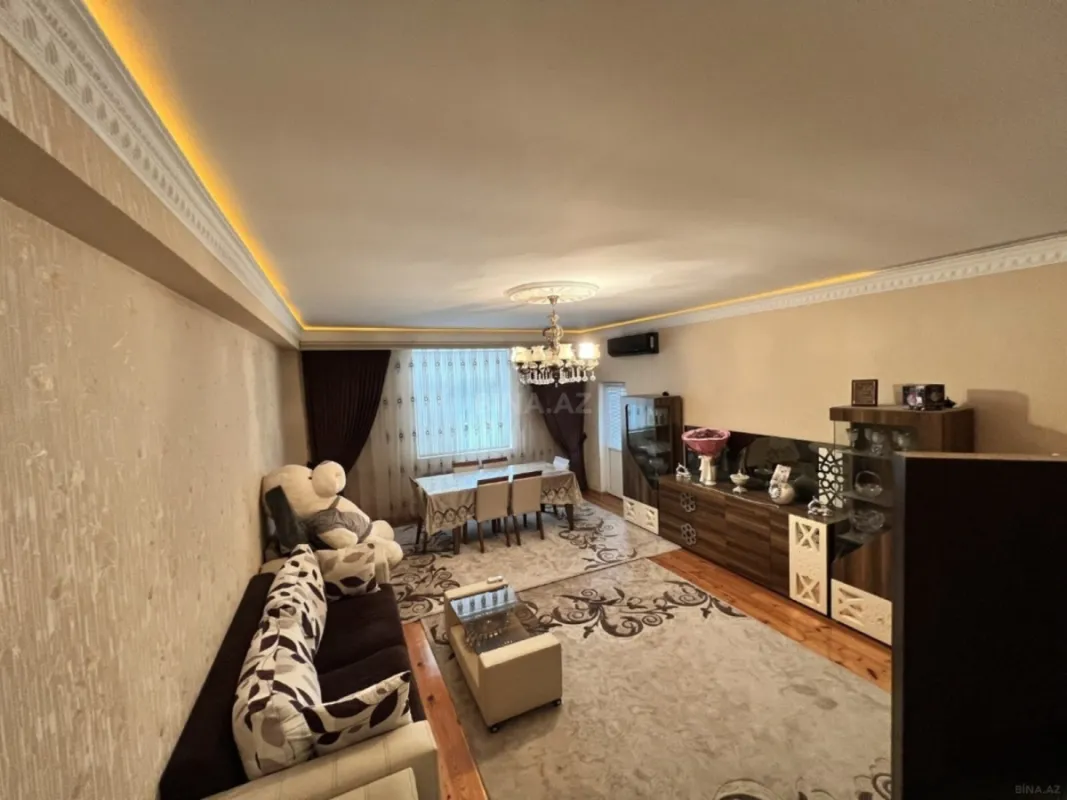 Satılır 3 otaqlı mənzil 140 m²