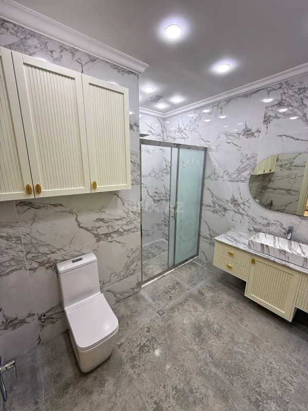 Satılır 4 otaqlı mənzil 165 m²
