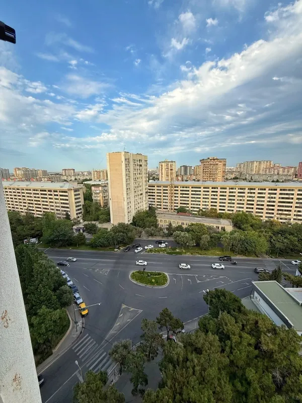 Satılır 4 otaqlı mənzil 165 m²