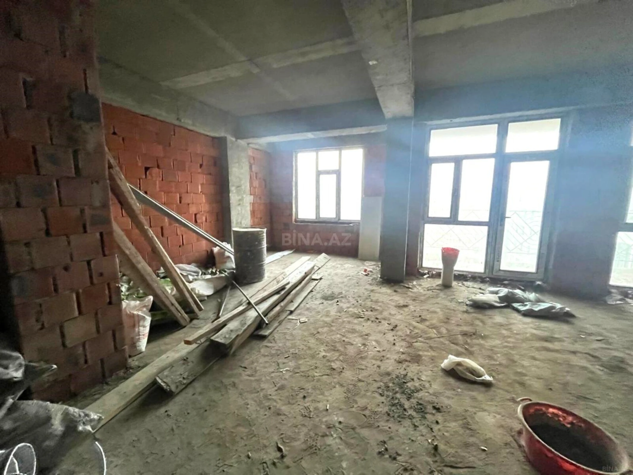 Satılır 3 otaqlı mənzil 109 m²