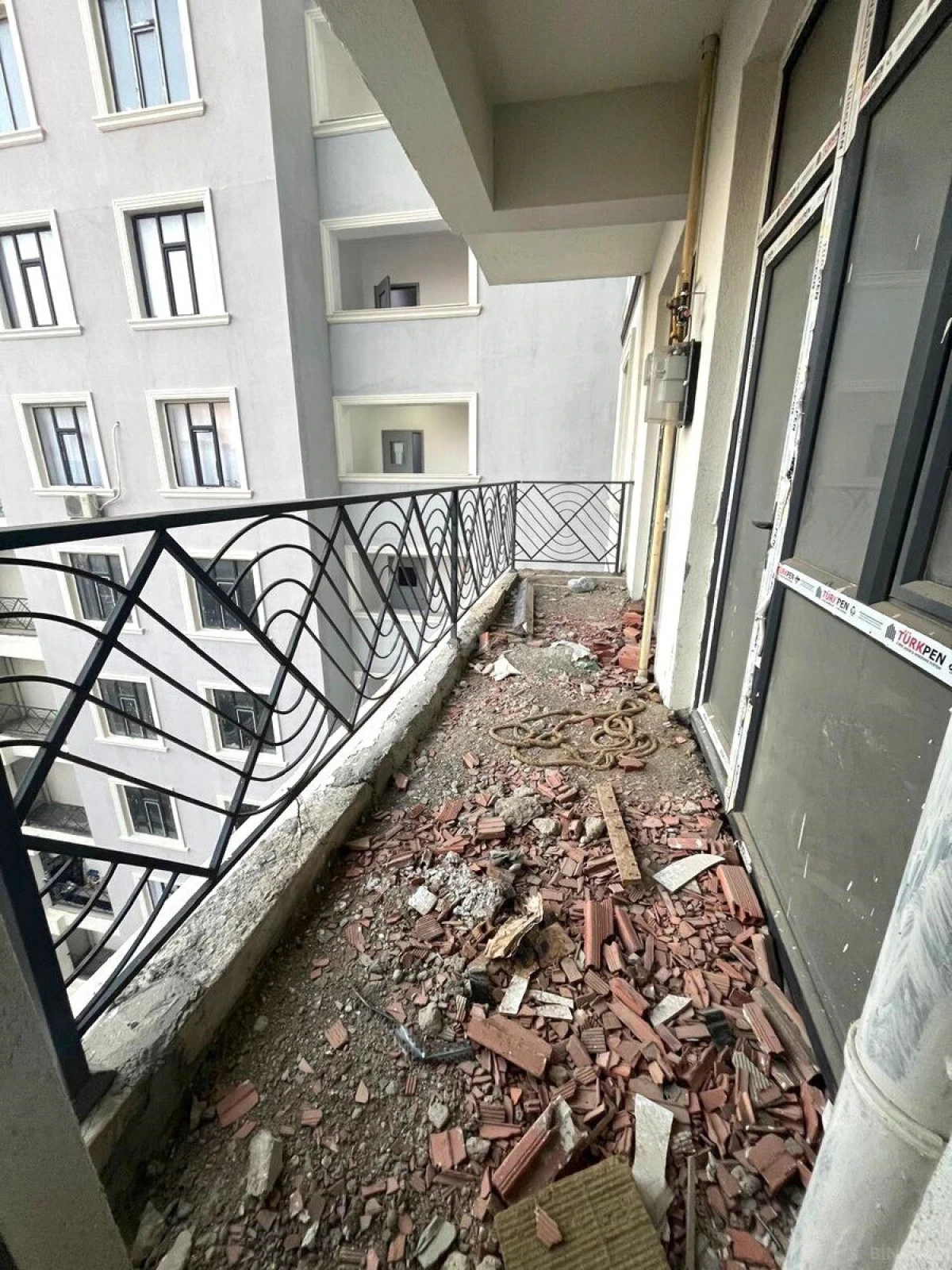 Satılır 3 otaqlı mənzil 109 m²