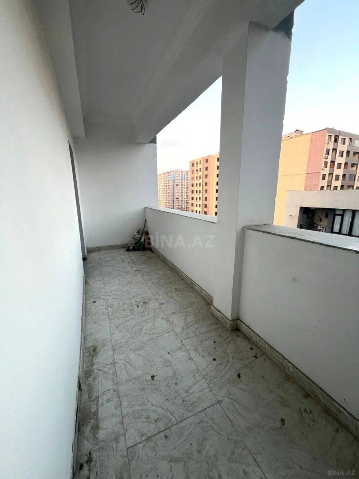 Satılır 3 otaqlı mənzil 109 m²
