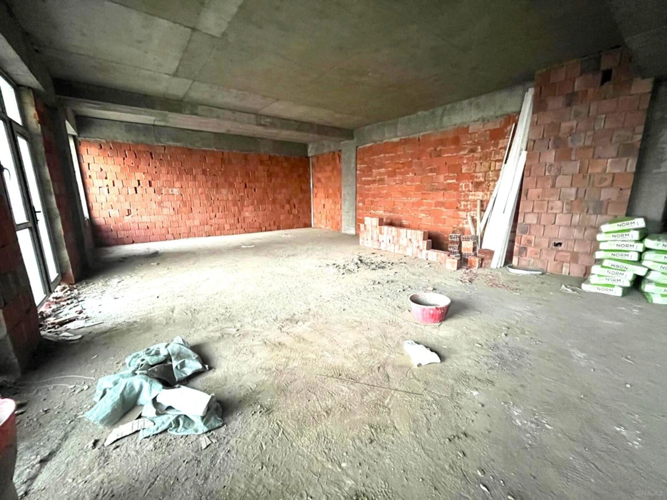 Satılır 3 otaqlı mənzil 109 m²