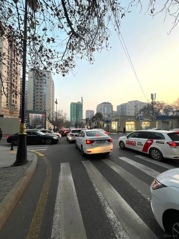 Satılır 3 otaqlı mənzil 109 m²