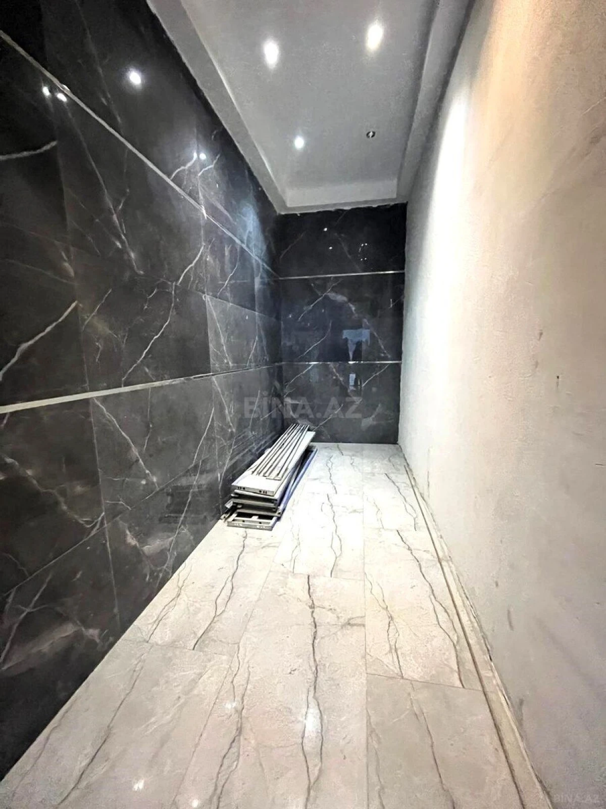 Satılır 3 otaqlı mənzil 109 m²