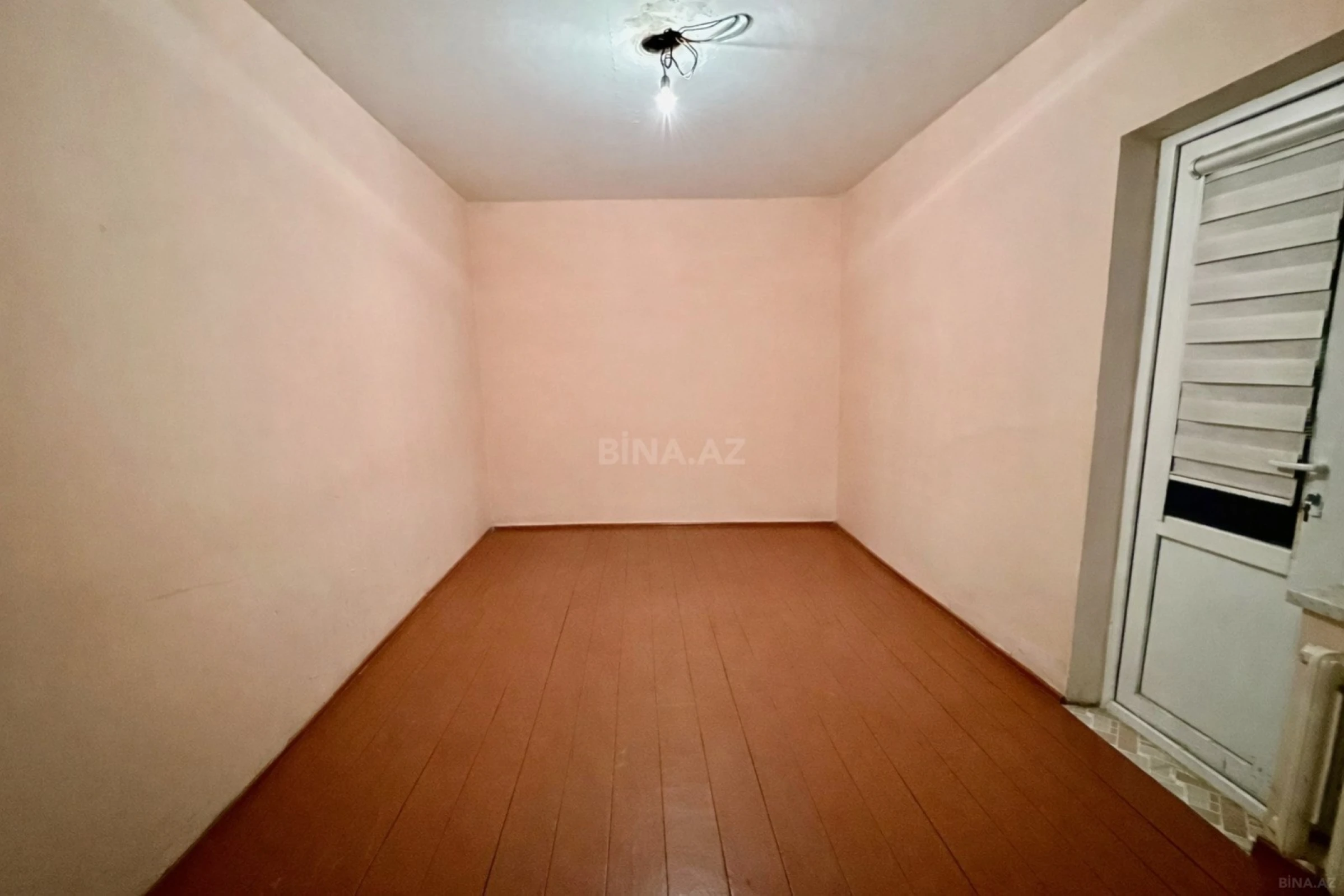 Satılır 3 otaqlı mənzil 98 m²
