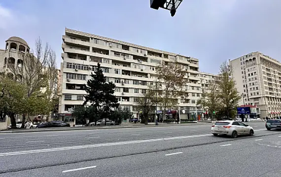 Satılır 3 otaqlı mənzil 98 m²