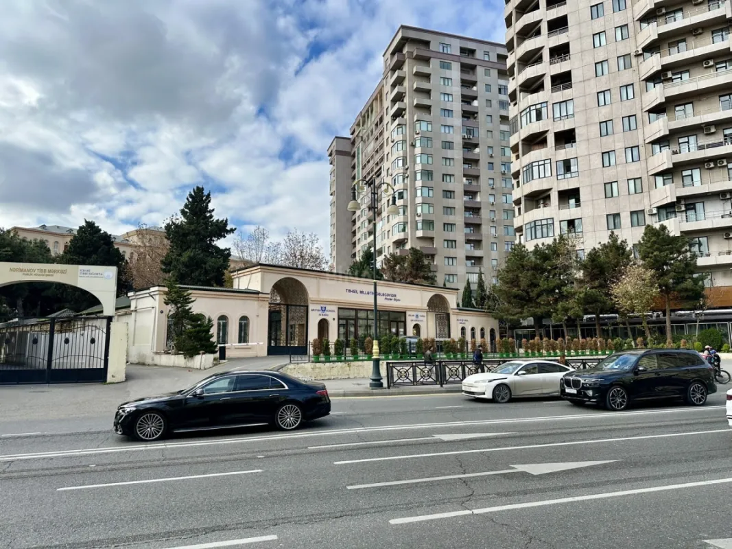 Satılır 3 otaqlı mənzil 98 m²