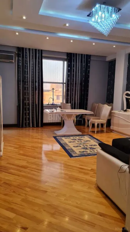 Satılır 3 otaqlı mənzil 106 m²