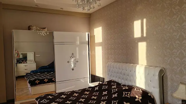 Satılır 3 otaqlı mənzil 106 m²