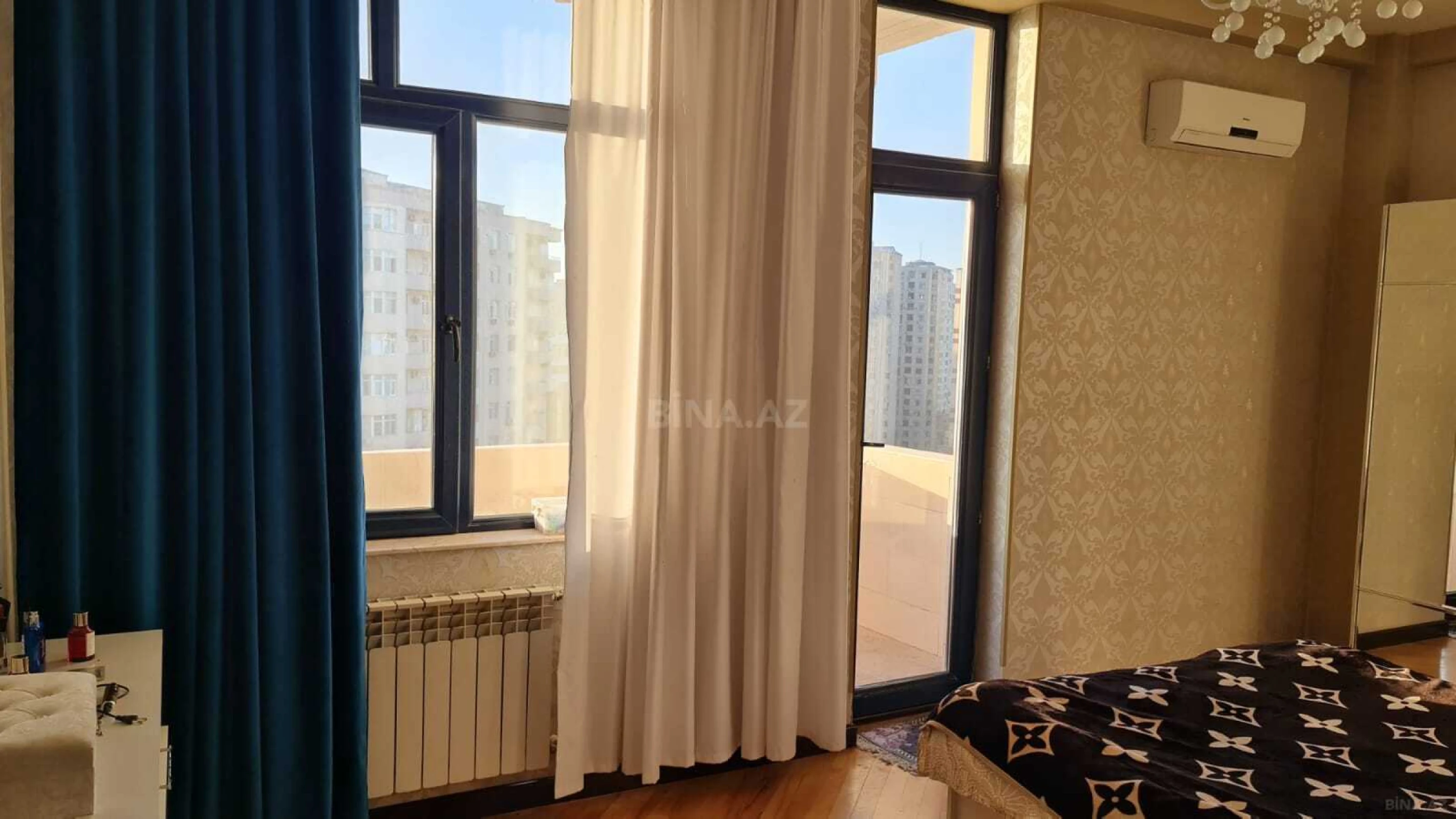 Satılır 3 otaqlı mənzil 106 m²
