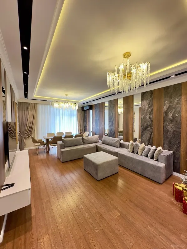 Kirayə verilir 2 otaqlı mənzil 95 m²