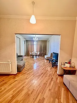 Kirayə verilir 2 otaqlı mənzil 90 m²
