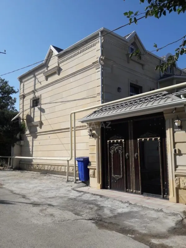 Satılır 5 otaqlı həyət evi 300 m²