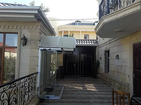 Satılır 5 otaqlı həyət evi 300 m²