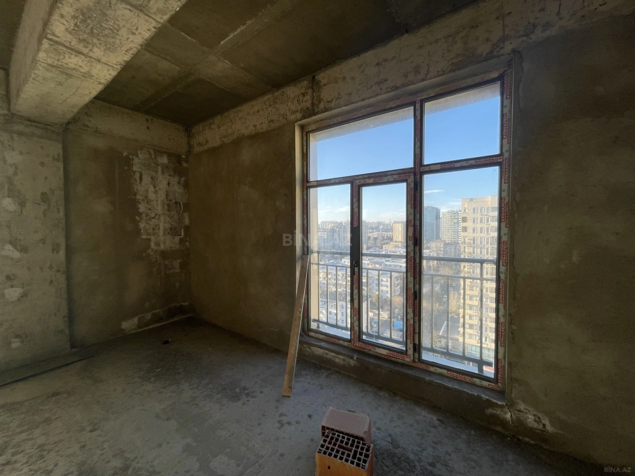 Satılır 3 otaqlı mənzil 105 m²