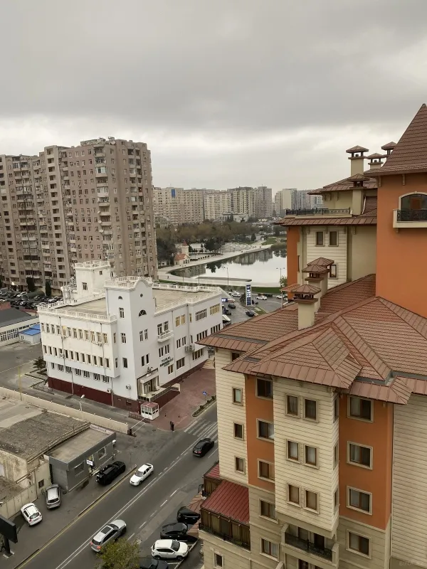 Satılır 3 otaqlı mənzil 155 m²