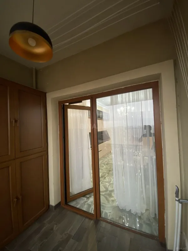 Satılır 3 otaqlı mənzil 155 m²