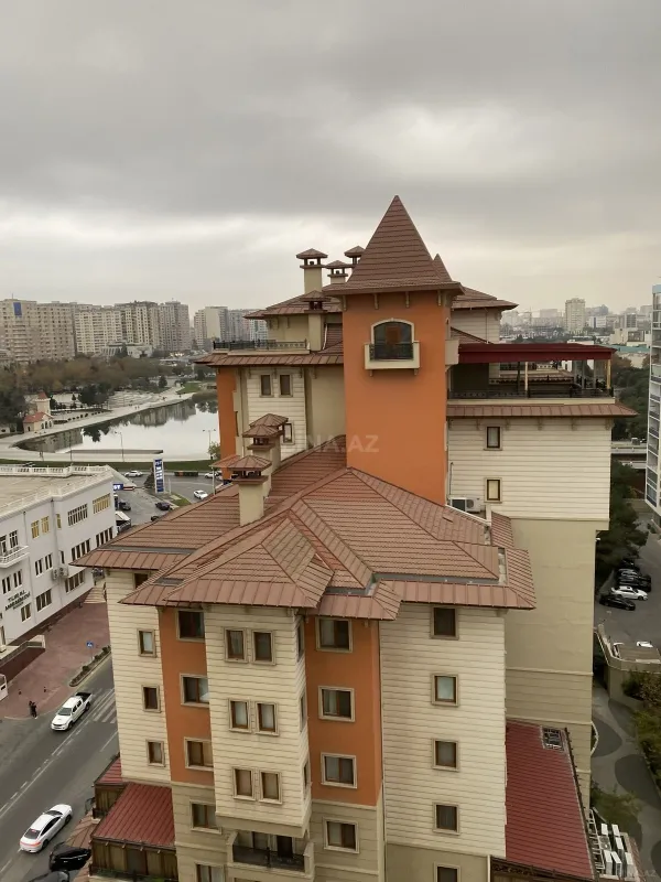 Satılır 3 otaqlı mənzil 155 m²