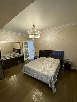 Satılır 3 otaqlı mənzil 155 m²