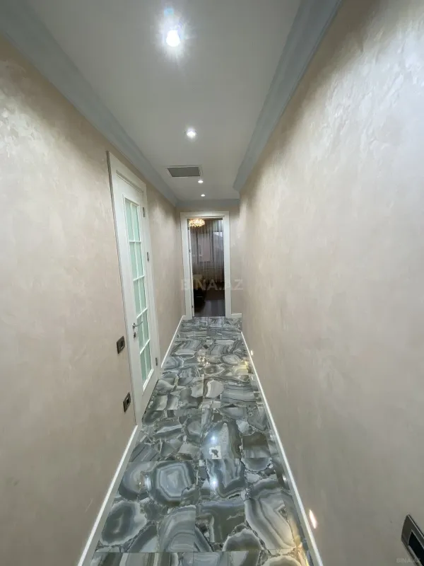 Satılır 3 otaqlı mənzil 155 m²