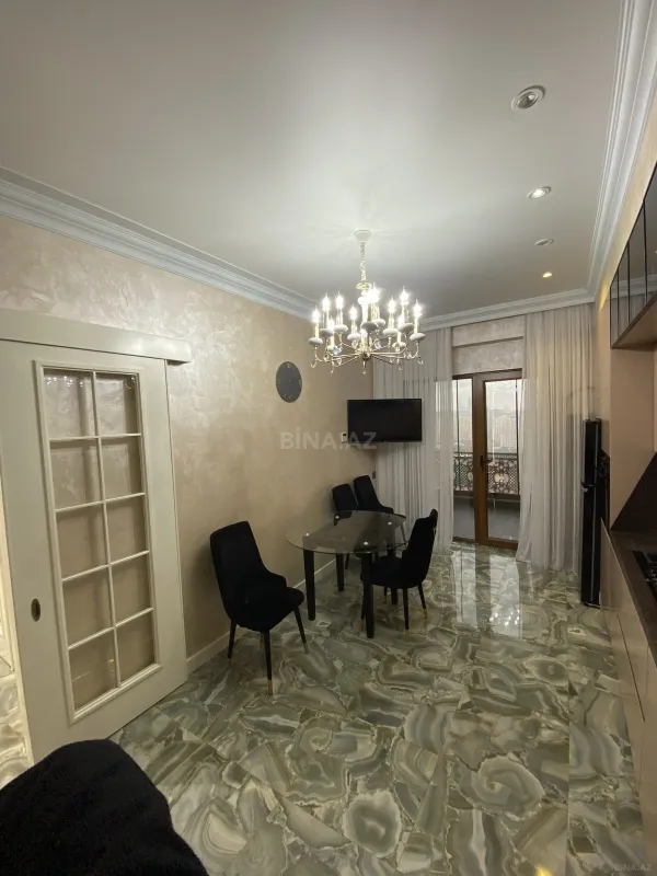 Satılır 3 otaqlı mənzil 155 m²