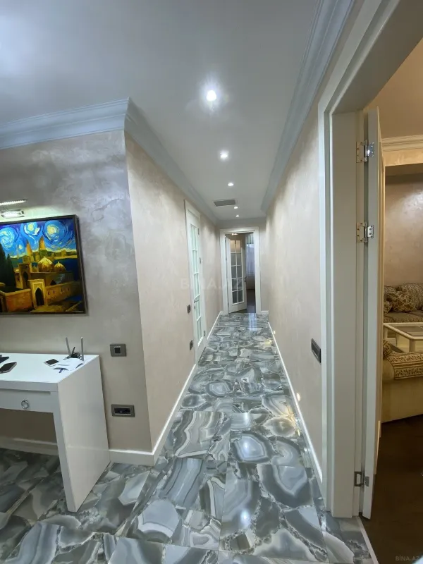 Satılır 3 otaqlı mənzil 155 m²