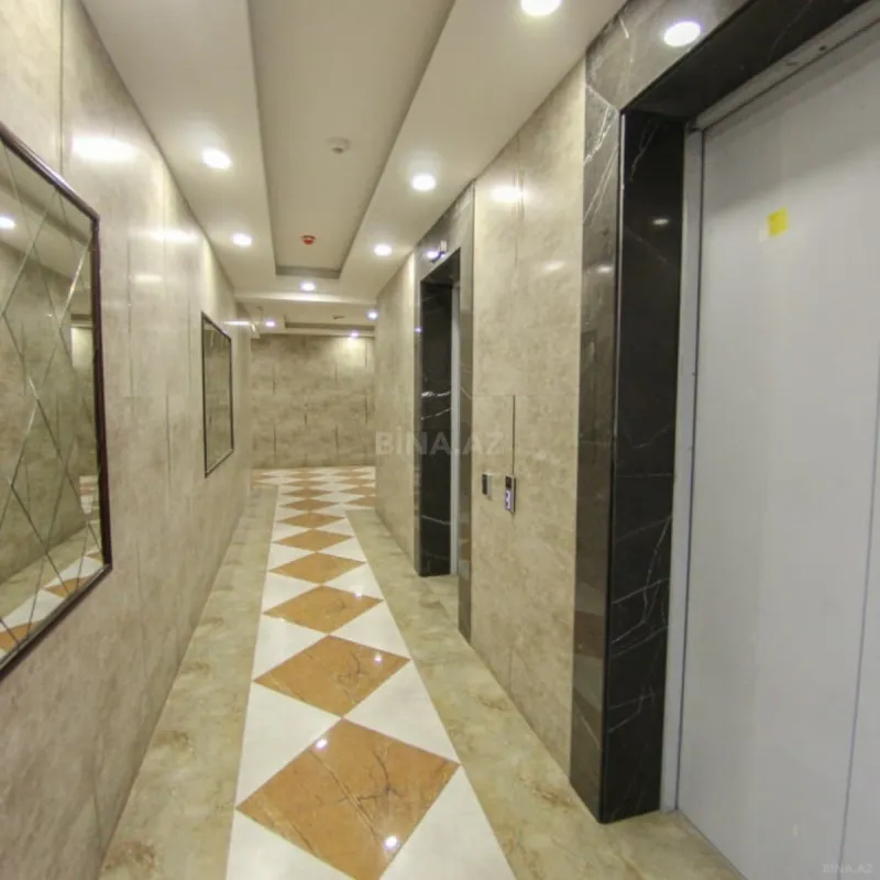 Satılır 4 otaqlı mənzil 211 m²