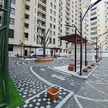 Satılır 4 otaqlı mənzil 211 m²
