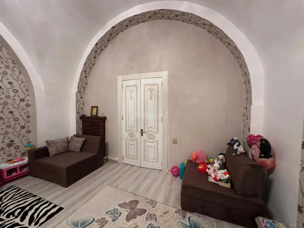 Satılır 4 otaqlı mənzil 112 m²