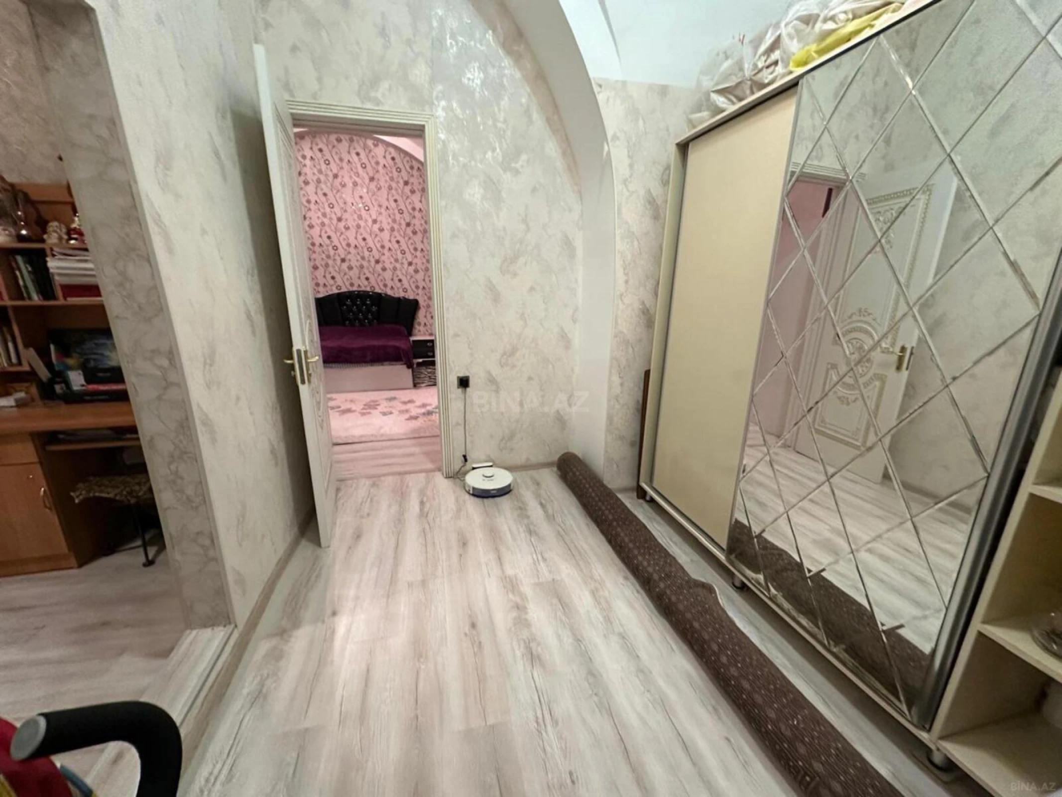 Satılır 4 otaqlı mənzil 112 m²