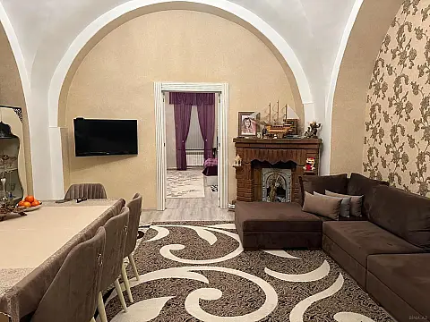 Satılır 4 otaqlı mənzil 112 m²