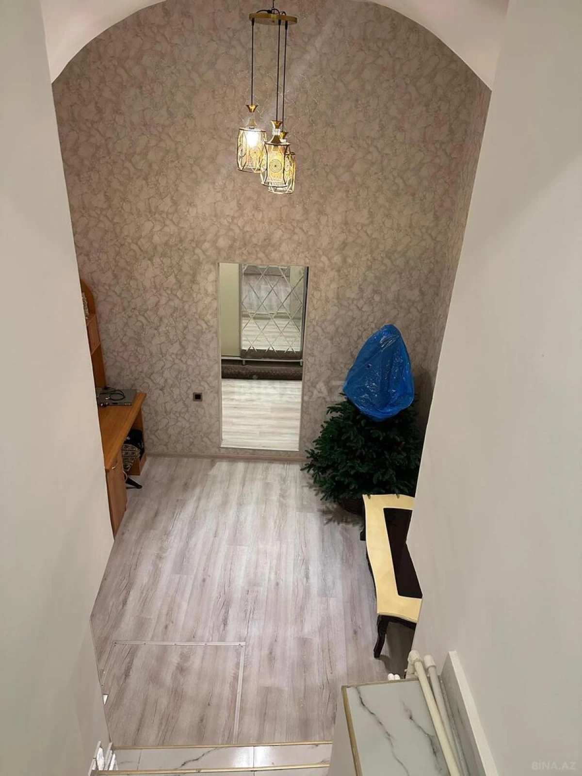 Satılır 4 otaqlı mənzil 112 m²