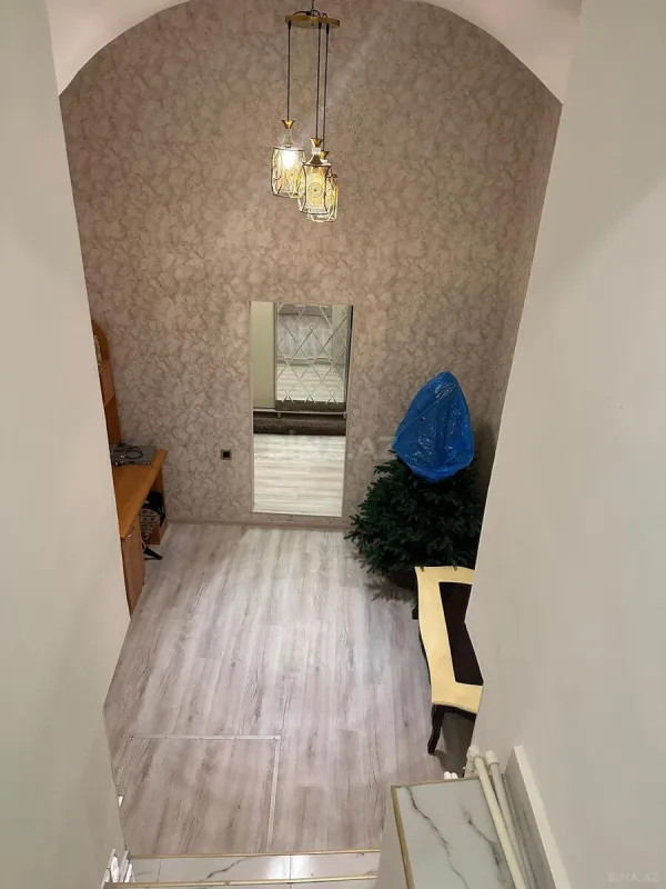 Satılır 4 otaqlı mənzil 112 m²