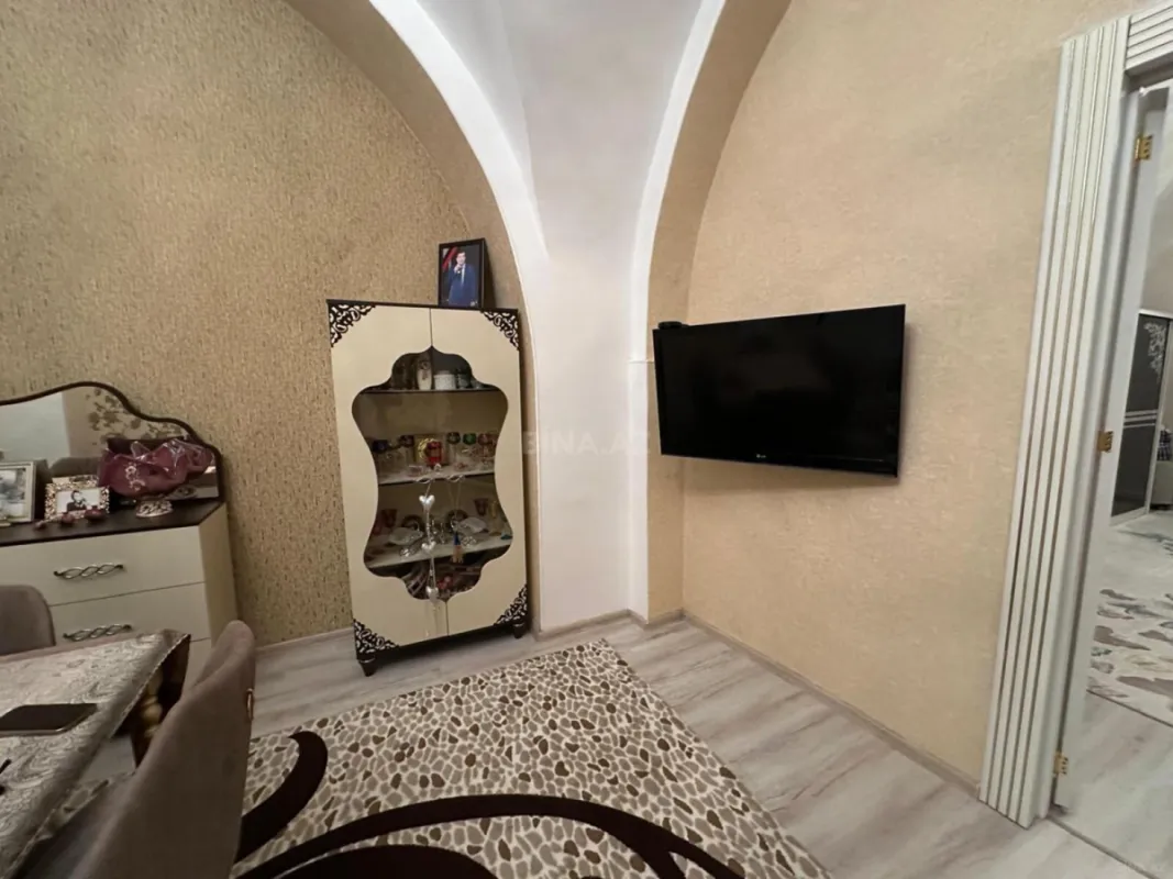 Satılır 4 otaqlı mənzil 112 m²