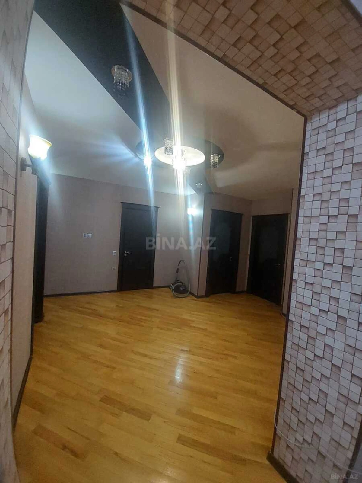 Kirayə verilir 3 otaqlı mənzil 155 m²