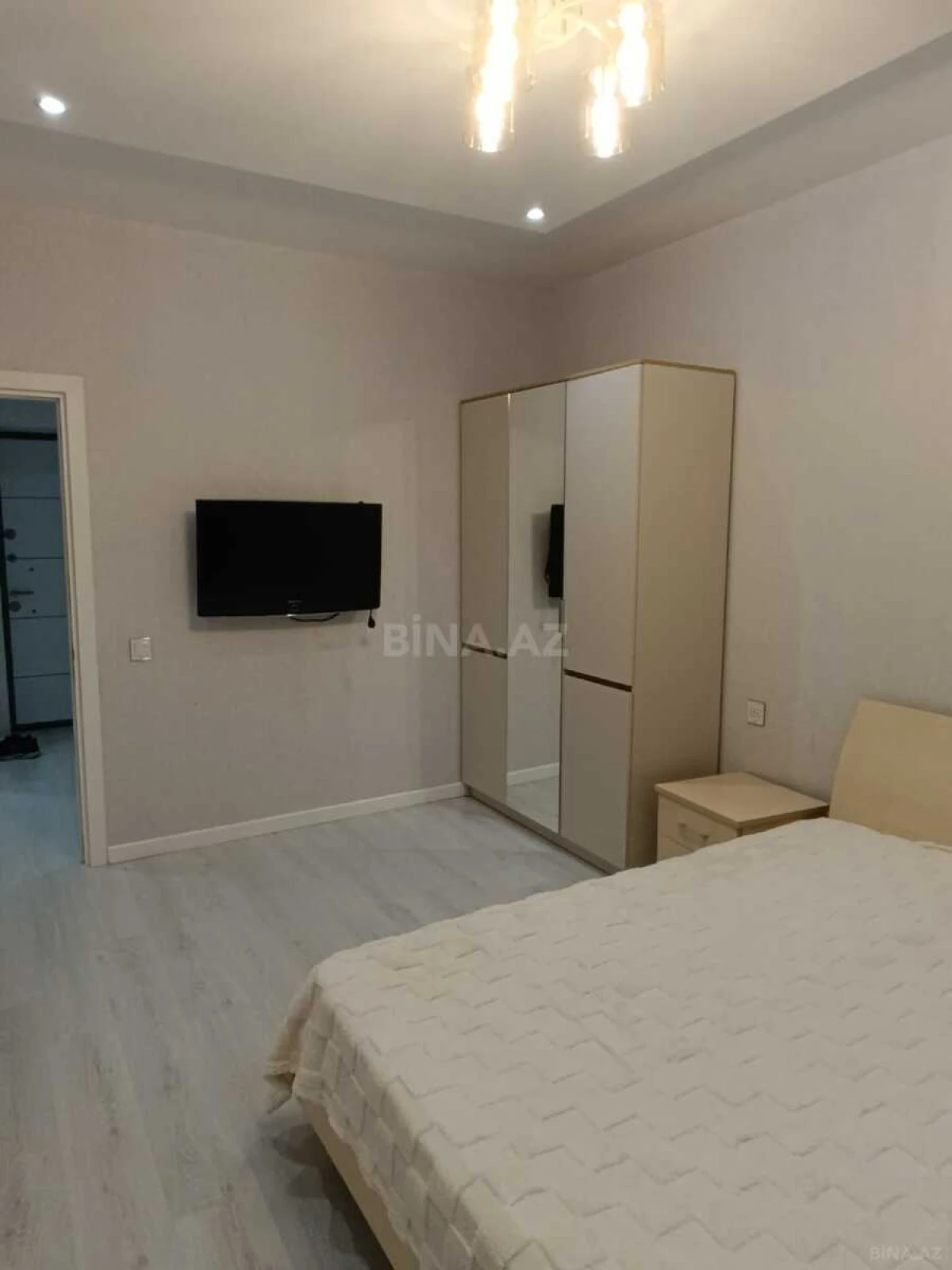 Kirayə verilir 2 otaqlı mənzil 100 m²