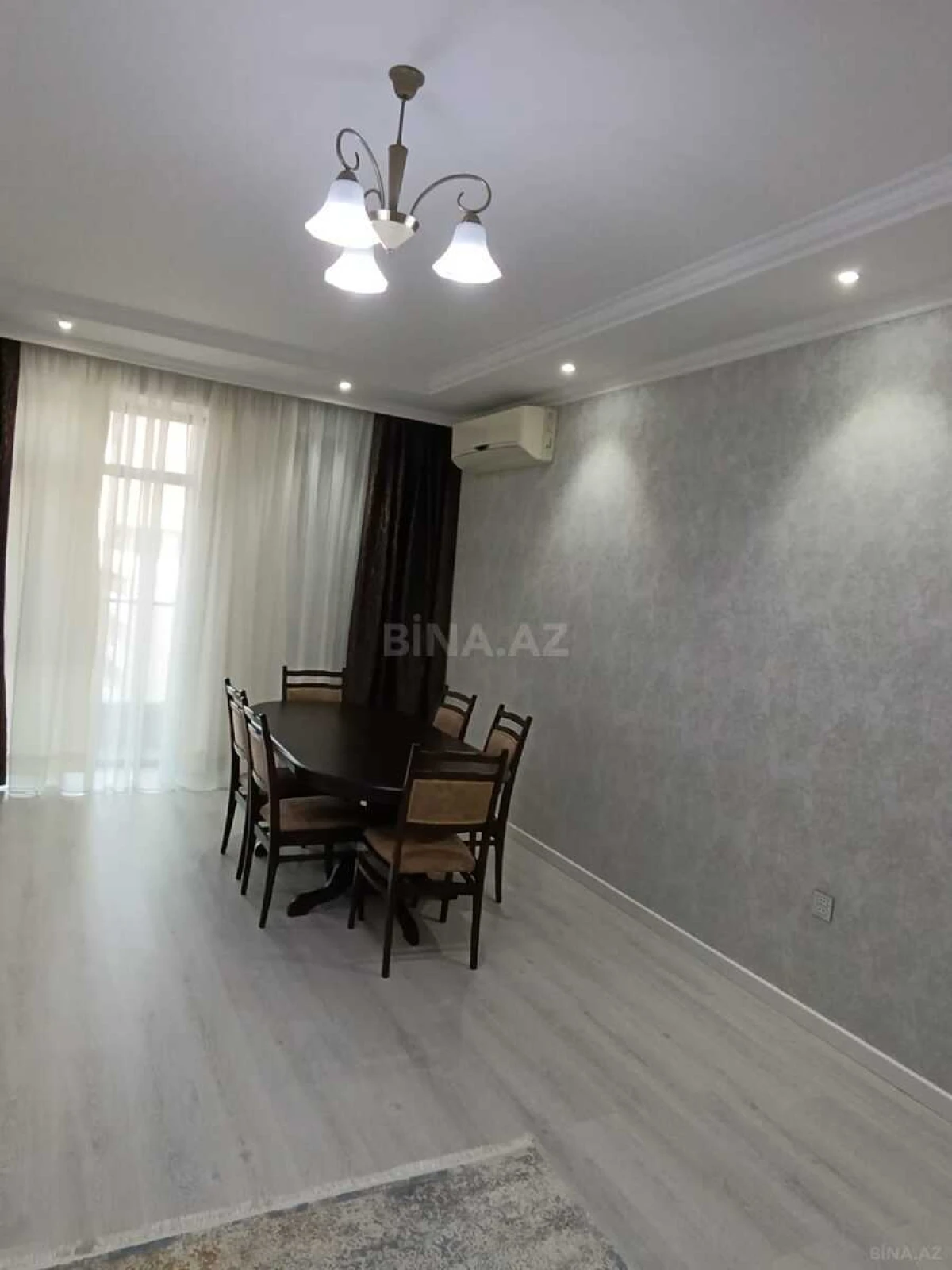 Kirayə verilir 2 otaqlı mənzil 100 m²