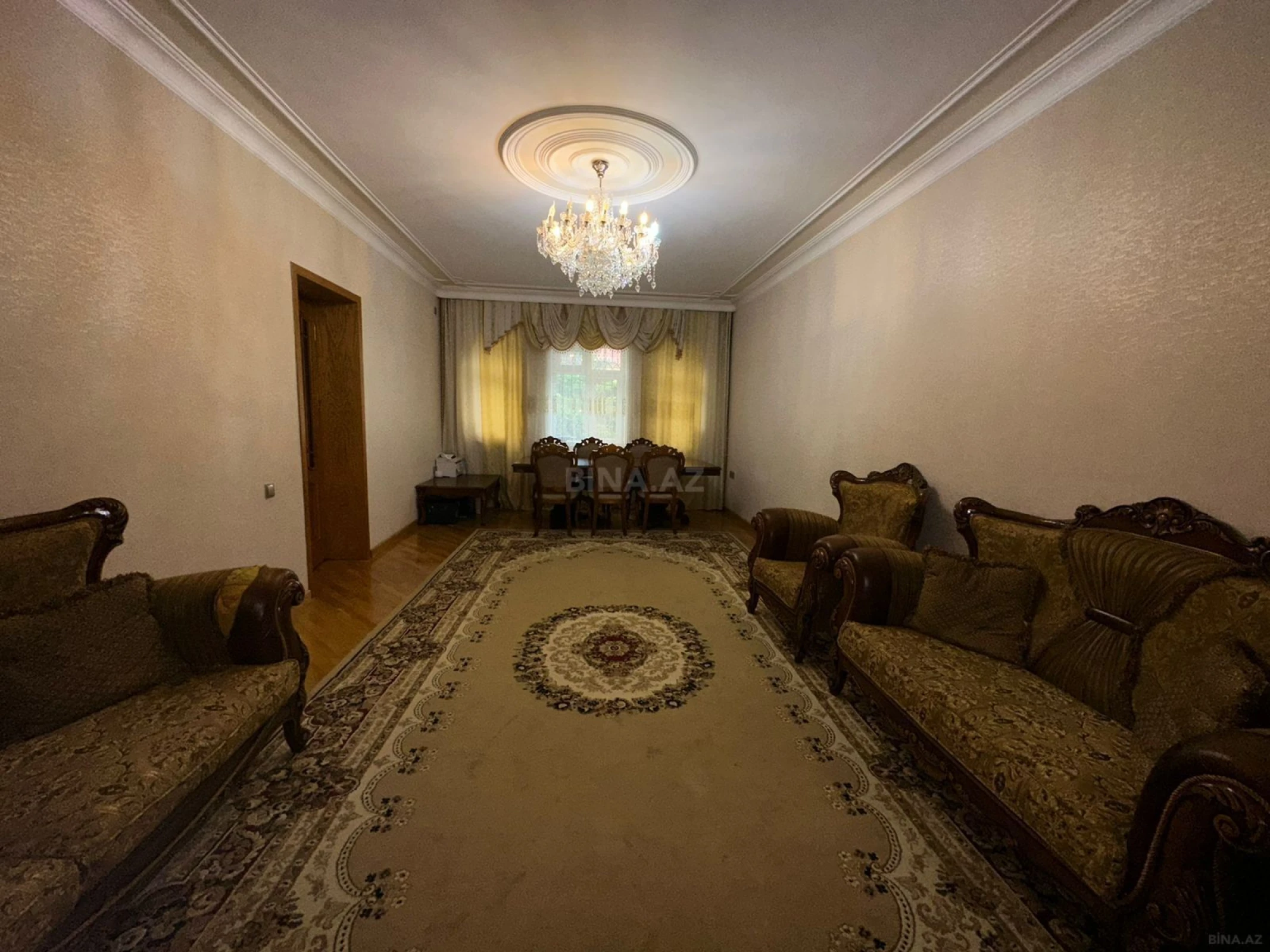 Kirayə verilir 7 otaqlı həyət evi 500 m²