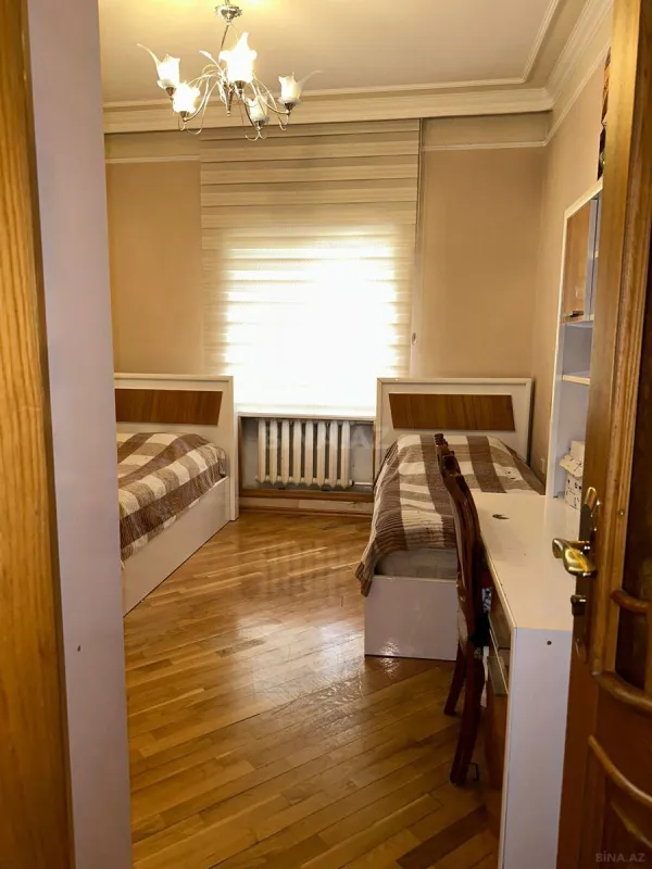 Kirayə verilir 7 otaqlı həyət evi 500 m²