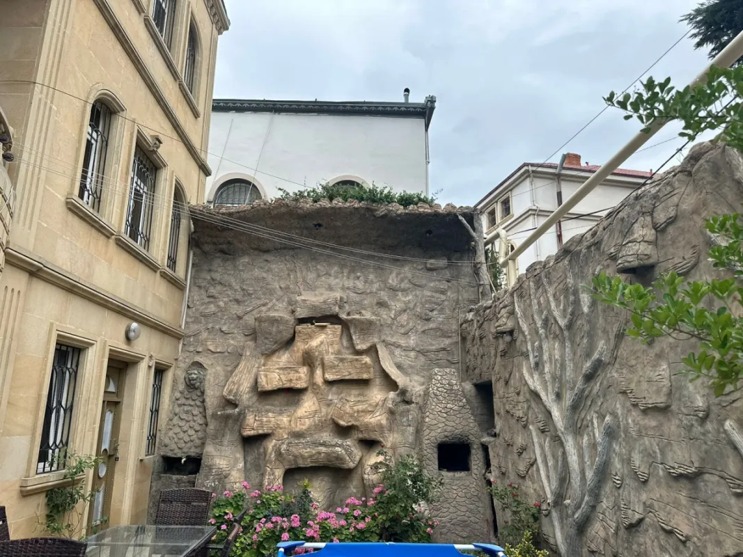 Kirayə verilir 7 otaqlı həyət evi 500 m²