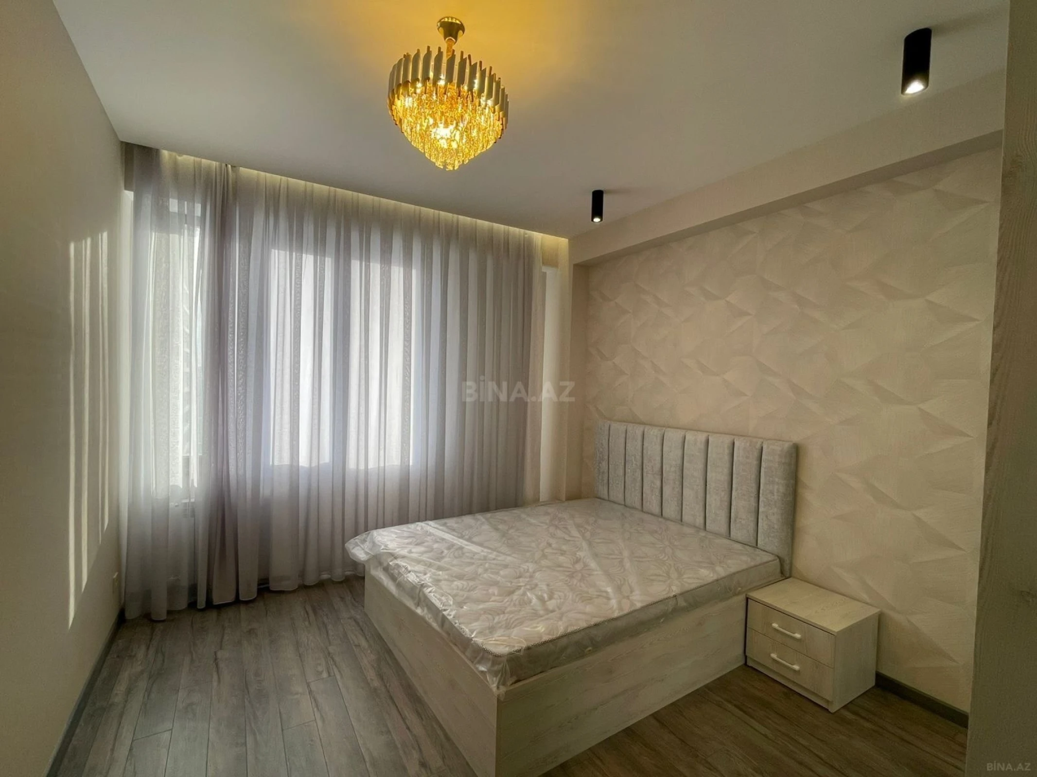 Kirayə verilir 2 otaqlı mənzil 100 m²