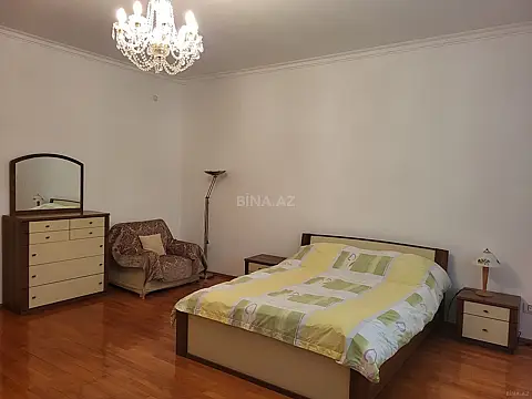 Kirayə verilir 4 otaqlı mənzil 150 m²
